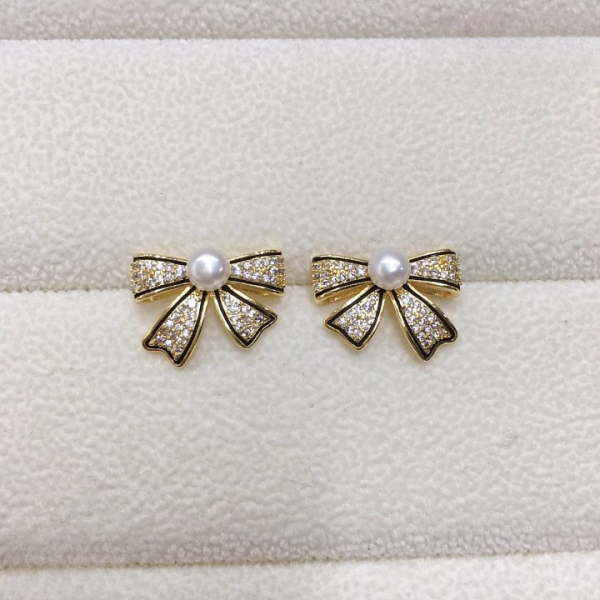 PearlBow Earrings